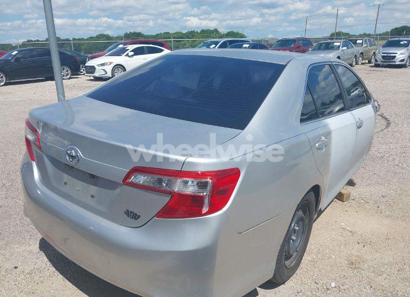 Photo 4 of 2014 Toyota Camry LE (VIN 4T4BF1FKXER436068)