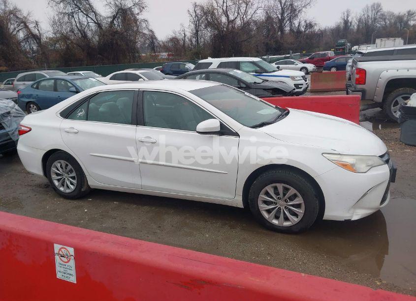 Photo 13 of 2015 Toyota Camry LE (VIN 4T4BF1FKXFR445998)