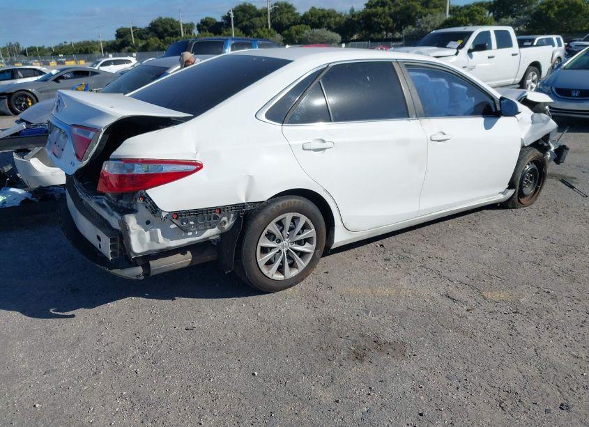 Photo 4 of 2015 Toyota Camry LE (VIN 4T4BF1FKXFR459271)