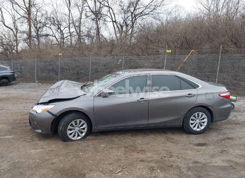 Photo 14 of 2015 Toyota Camry LE (VIN 4T4BF1FKXFR464308)