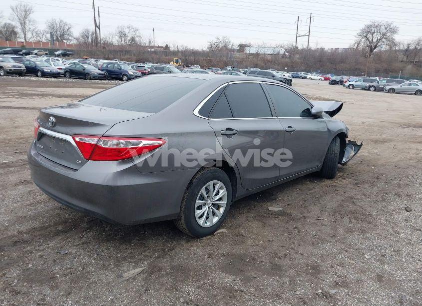 Photo 4 of 2015 Toyota Camry LE (VIN 4T4BF1FKXFR464308)