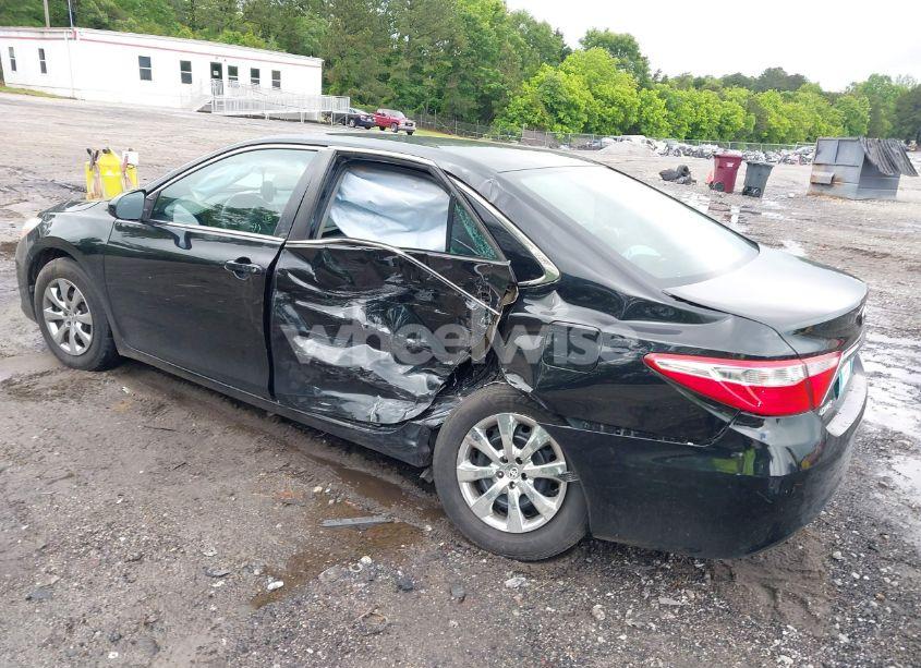 Photo 3 of 2015 Toyota Camry LE (VIN 4T4BF1FKXFR478757)