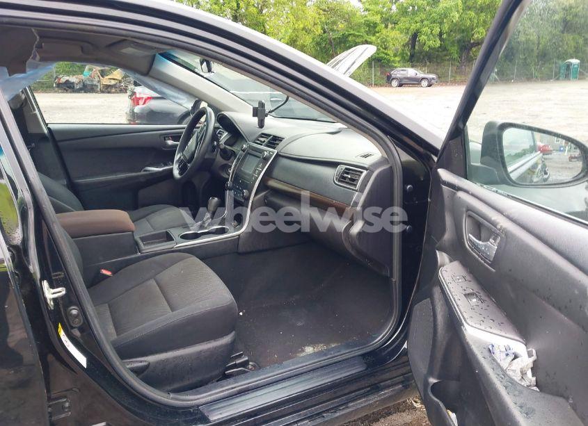 Photo 5 of 2015 Toyota Camry LE (VIN 4T4BF1FKXFR478757)