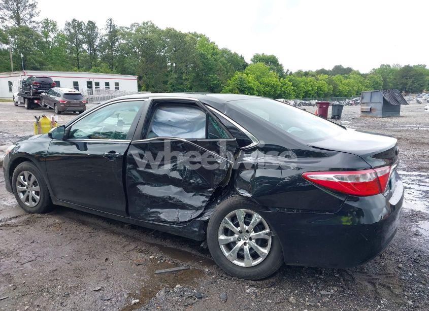 Photo 6 of 2015 Toyota Camry LE (VIN 4T4BF1FKXFR478757)