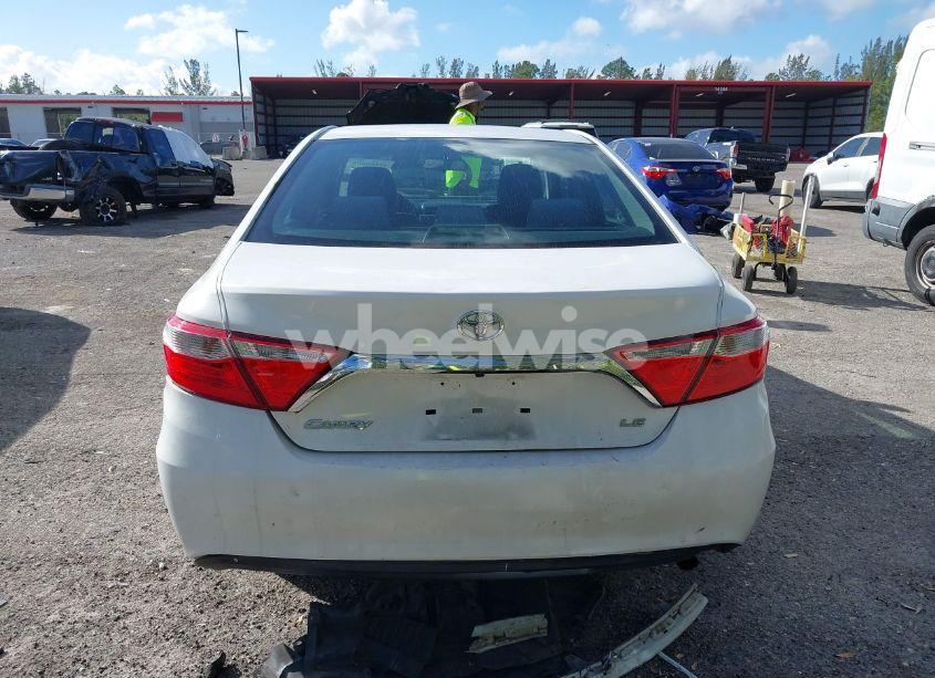 Photo 16 of 2015 Toyota Camry LE (VIN 4T4BF1FKXFR482680)