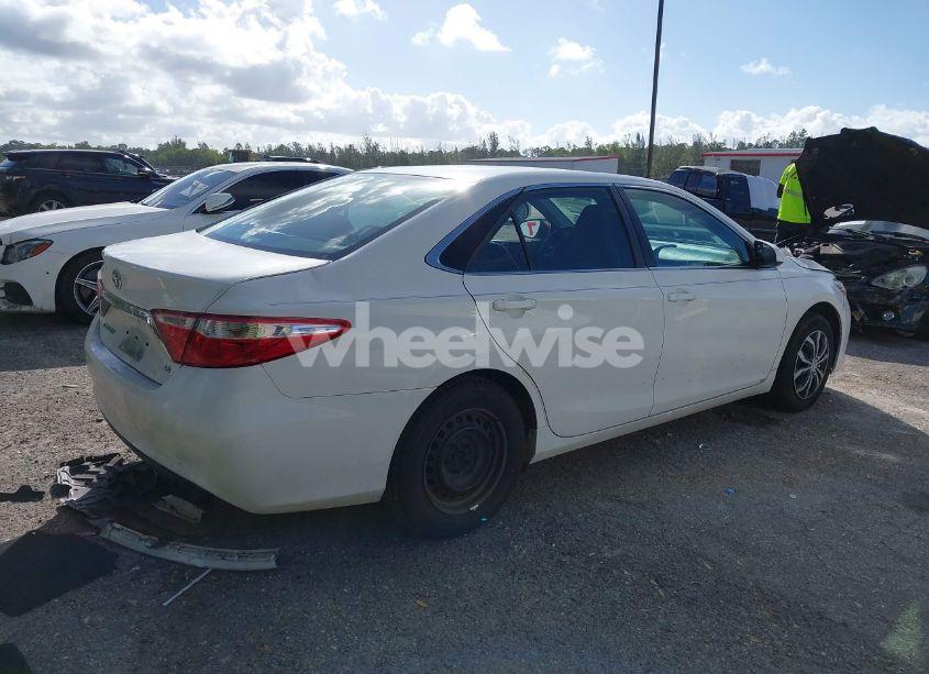 Photo 4 of 2015 Toyota Camry LE (VIN 4T4BF1FKXFR482680)