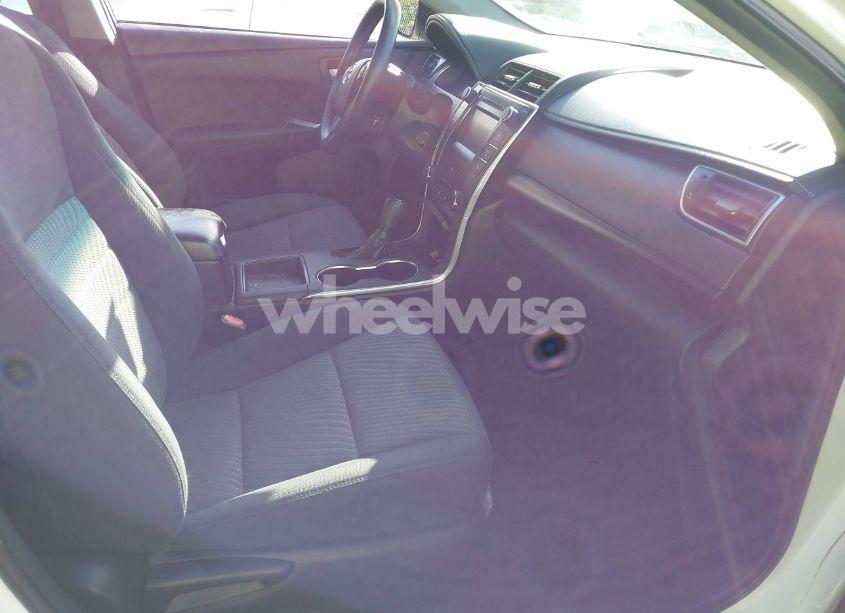 Photo 5 of 2015 Toyota Camry LE (VIN 4T4BF1FKXFR482680)