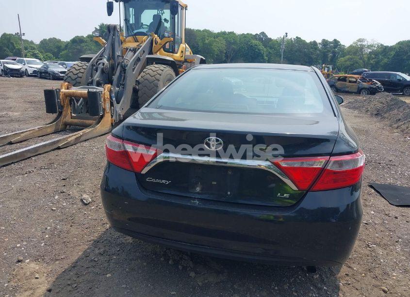 Photo 16 of 2015 Toyota Camry LE (VIN 4T4BF1FKXFR485577)