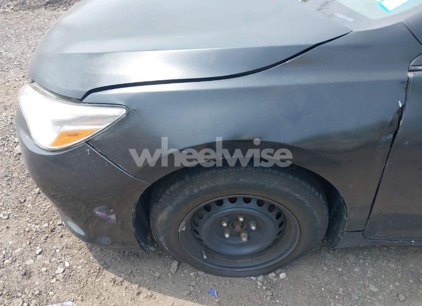 Photo 6 of 2015 Toyota Camry LE (VIN 4T4BF1FKXFR485577)