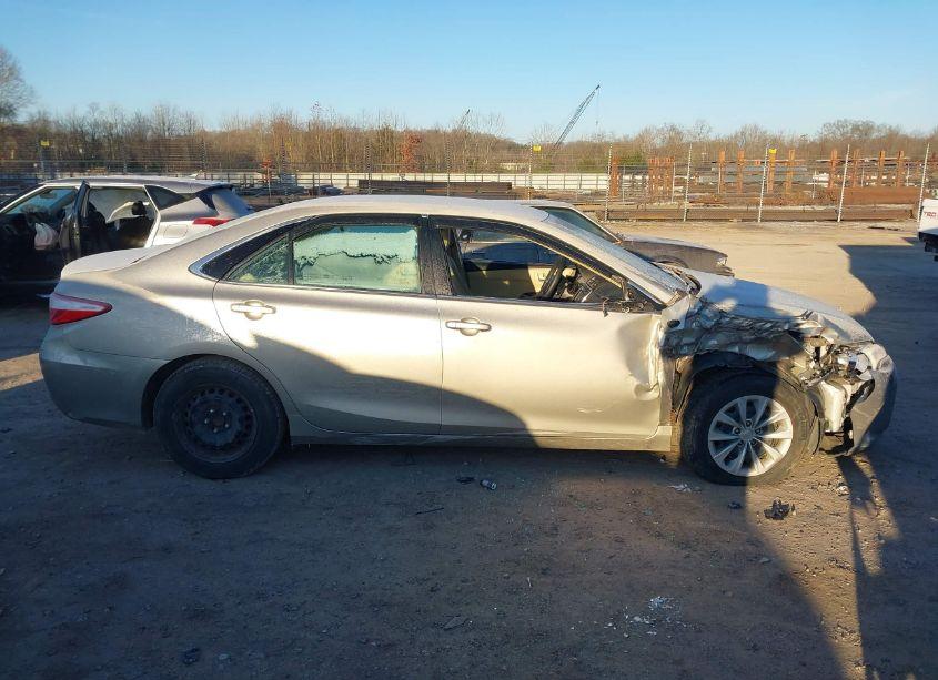 Photo 13 of 2015 Toyota Camry LE (VIN 4T4BF1FKXFR486440)