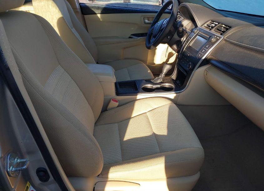 Photo 5 of 2015 Toyota Camry LE (VIN 4T4BF1FKXFR486440)