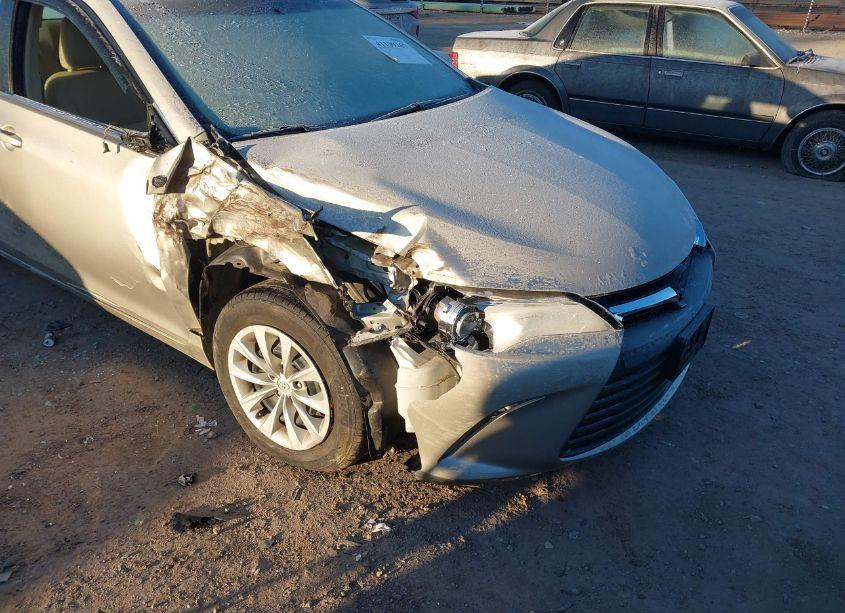 Photo 6 of 2015 Toyota Camry LE (VIN 4T4BF1FKXFR486440)