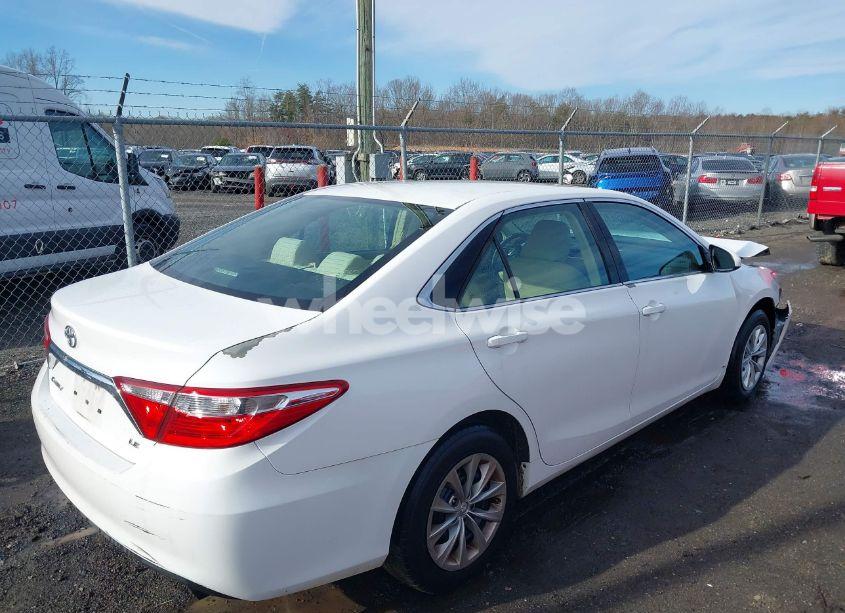 Photo 4 of 2015 Toyota Camry LE (VIN 4T4BF1FKXFR499866)