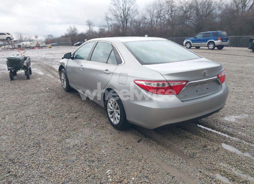 Photo 3 of 2015 Toyota Camry LE (VIN 4T4BF1FKXFR510056)