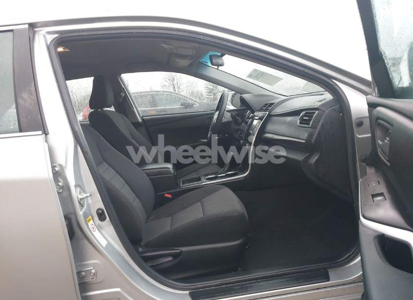 Photo 5 of 2015 Toyota Camry LE (VIN 4T4BF1FKXFR510056)