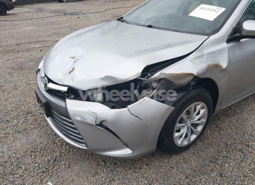 Photo 6 of 2015 Toyota Camry LE (VIN 4T4BF1FKXFR510056)