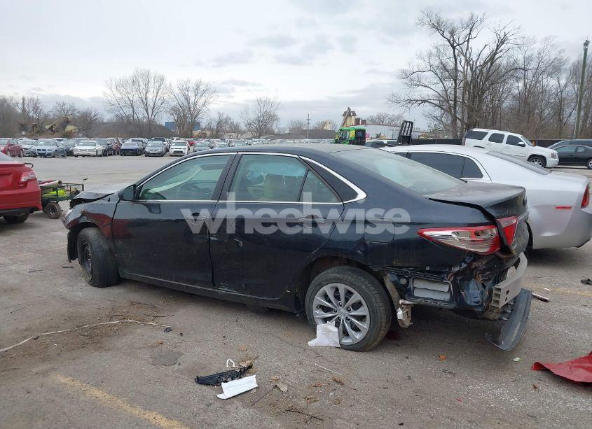 Photo 14 of 2015 Toyota Camry LE (VIN 4T4BF1FKXFR513975)