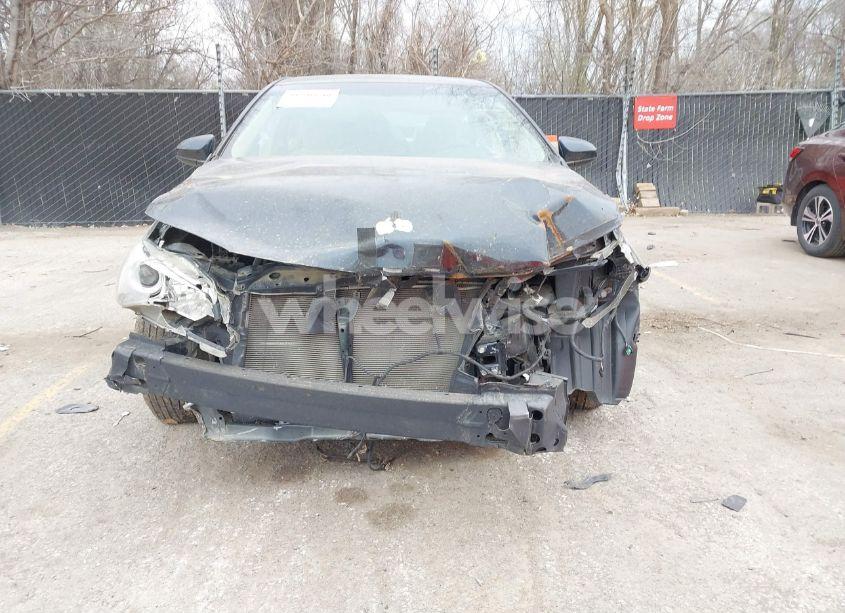 Photo 6 of 2015 Toyota Camry LE (VIN 4T4BF1FKXFR513975)