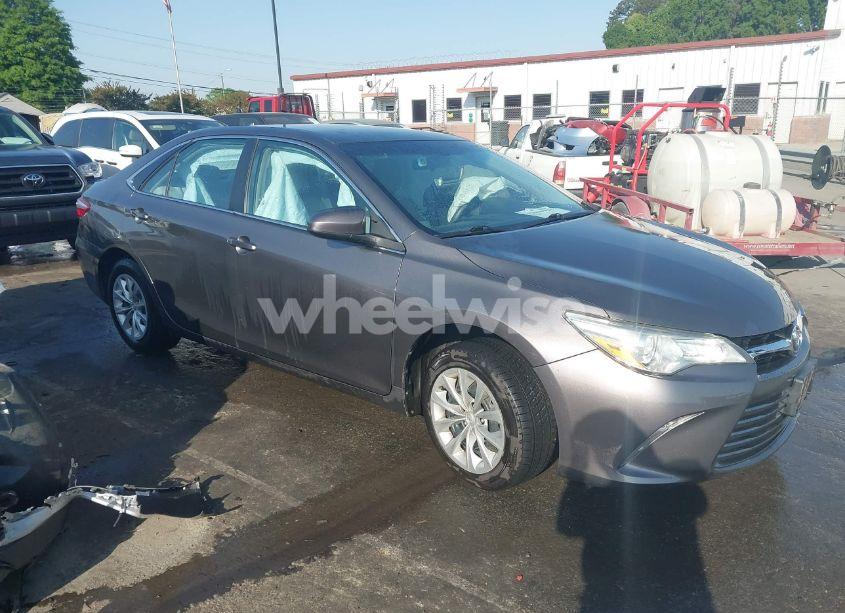 Photo 13 of 2016 Toyota Camry LE (VIN 4T4BF1FKXGR518689)