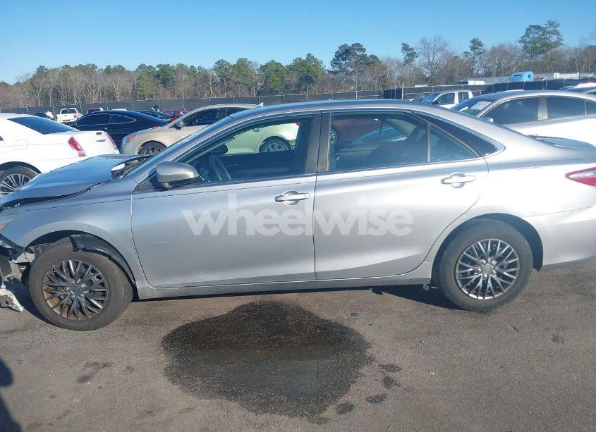 Photo 15 of 2016 Toyota Camry LE (VIN 4T4BF1FKXGR520555)