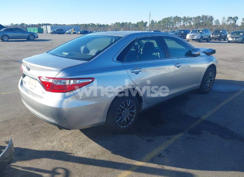 Photo 4 of 2016 Toyota Camry LE (VIN 4T4BF1FKXGR520555)