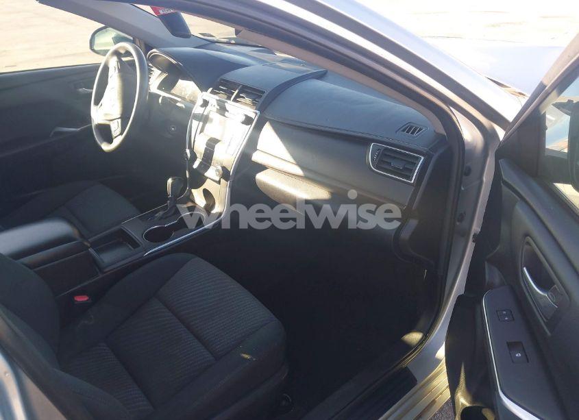 Photo 5 of 2016 Toyota Camry LE (VIN 4T4BF1FKXGR520555)