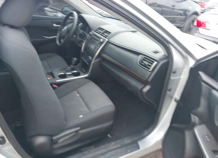 Photo 5 of 2016 Toyota Camry LE (VIN 4T4BF1FKXGR527845)