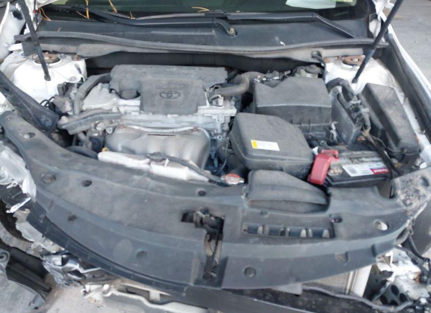 Photo 10 of 2016 Toyota Camry LE/XLE/SE/XSE (VIN 4T4BF1FKXGR530843)