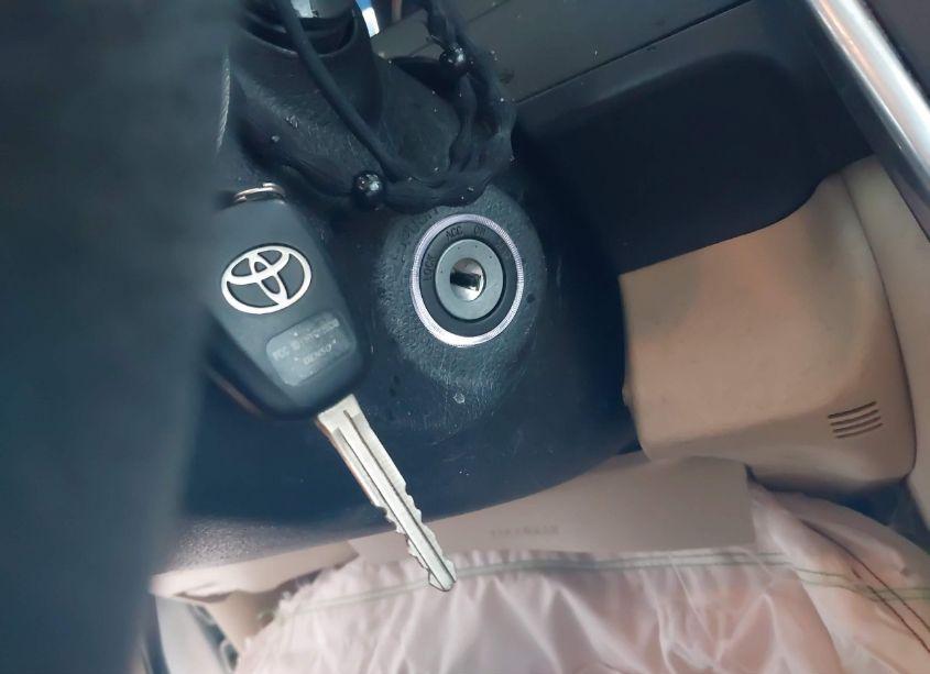 Photo 11 of 2016 Toyota Camry LE/XLE/SE/XSE (VIN 4T4BF1FKXGR530843)