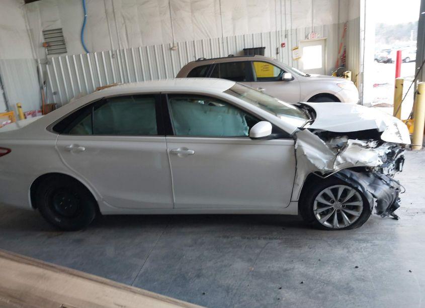 Photo 13 of 2016 Toyota Camry LE/XLE/SE/XSE (VIN 4T4BF1FKXGR530843)