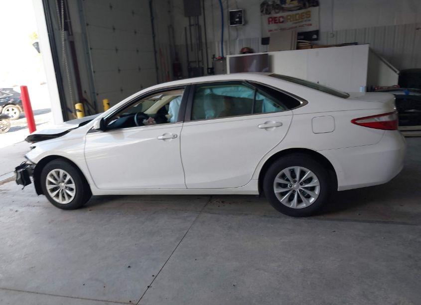 Photo 14 of 2016 Toyota Camry LE/XLE/SE/XSE (VIN 4T4BF1FKXGR530843)