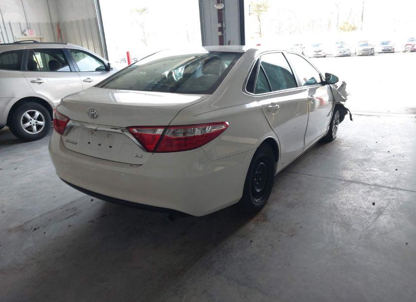 Photo 4 of 2016 Toyota Camry LE/XLE/SE/XSE (VIN 4T4BF1FKXGR530843)