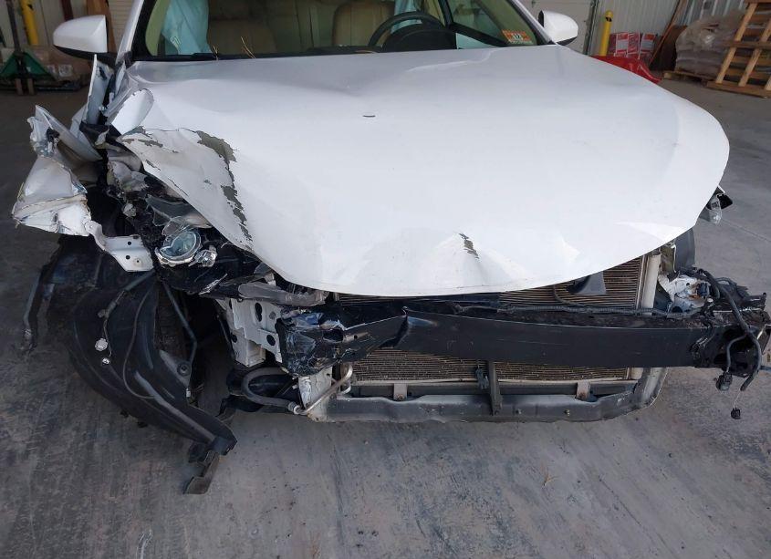 Photo 6 of 2016 Toyota Camry LE/XLE/SE/XSE (VIN 4T4BF1FKXGR530843)