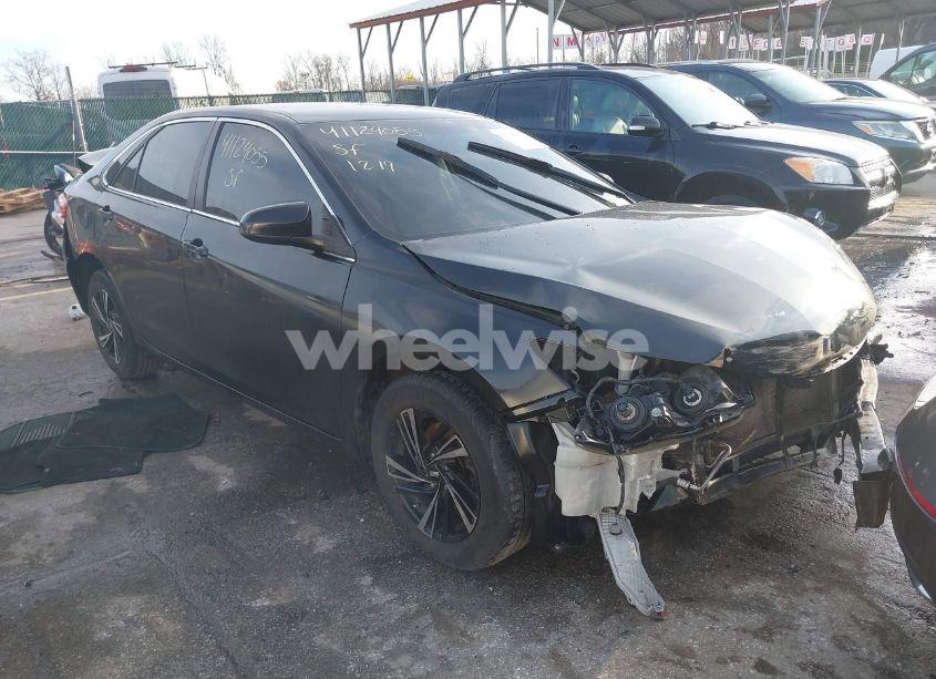 2016 Toyota Camry LE (VIN 4T4BF1FKXGR537369) main photo