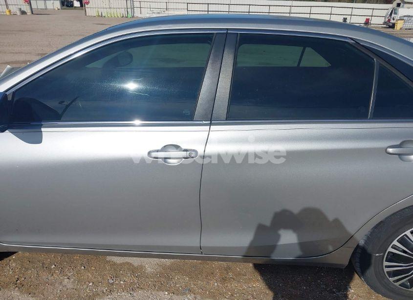 Photo 14 of 2016 Toyota Camry LE/XLE/SE/XSE (VIN 4T4BF1FKXGR543592)