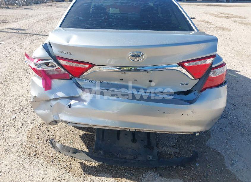 Photo 16 of 2016 Toyota Camry LE/XLE/SE/XSE (VIN 4T4BF1FKXGR543592)