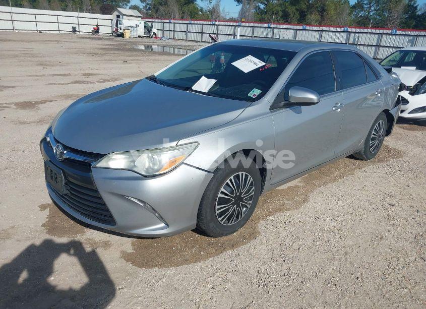 Photo 2 of 2016 Toyota Camry LE/XLE/SE/XSE (VIN 4T4BF1FKXGR543592)