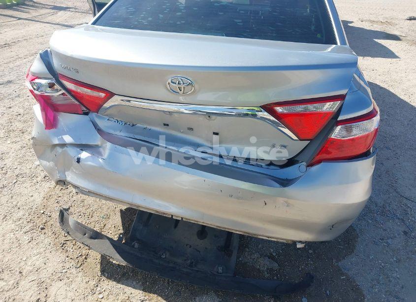 Photo 6 of 2016 Toyota Camry LE/XLE/SE/XSE (VIN 4T4BF1FKXGR543592)