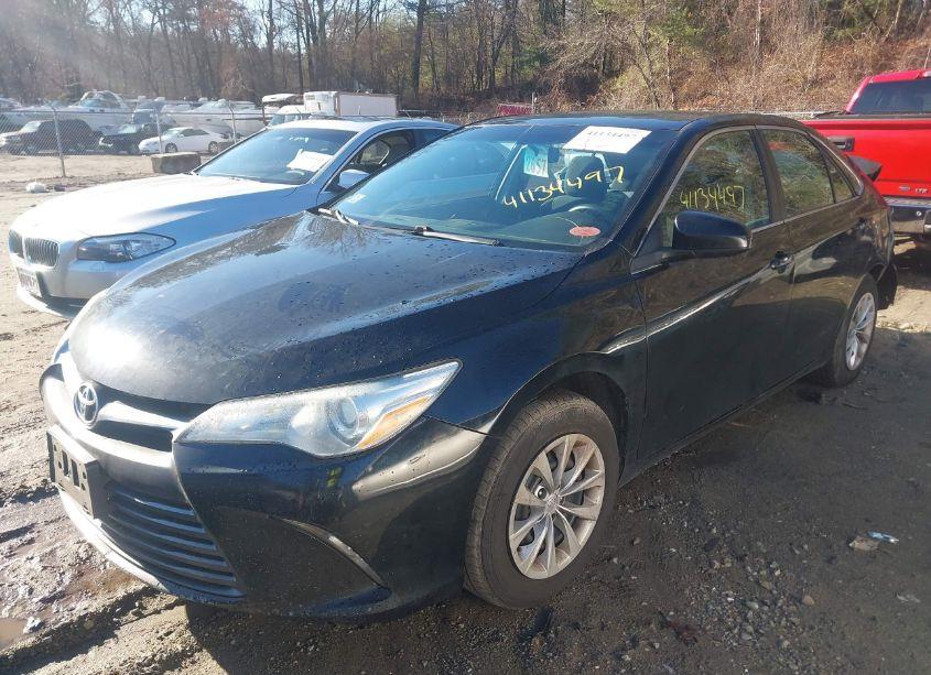 Photo 2 of 2016 Toyota Camry LE (VIN 4T4BF1FKXGR550879)