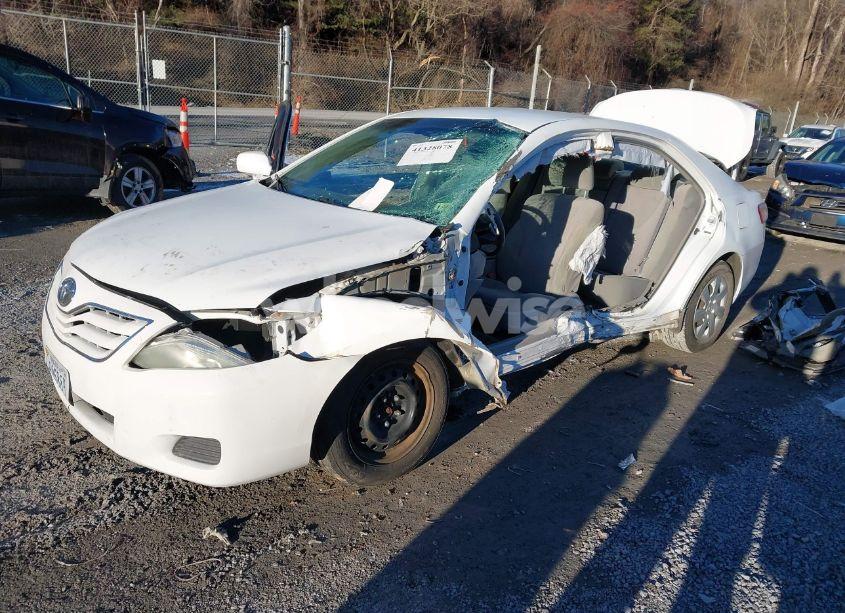 Photo 2 of 2010 Toyota Camry LE (VIN 4T4BF3EK0AR004449)