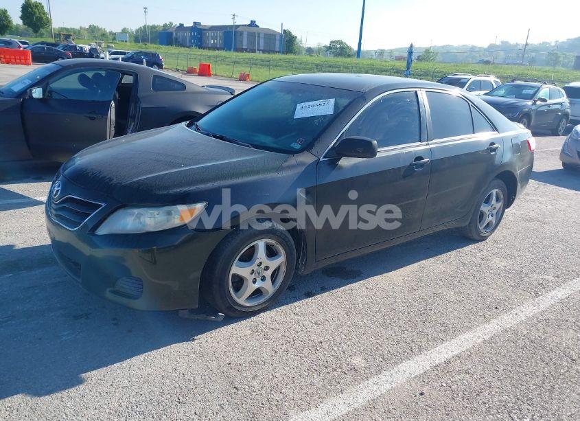 Photo 2 of 2010 Toyota Camry (VIN 4T4BF3EK0AR014852)