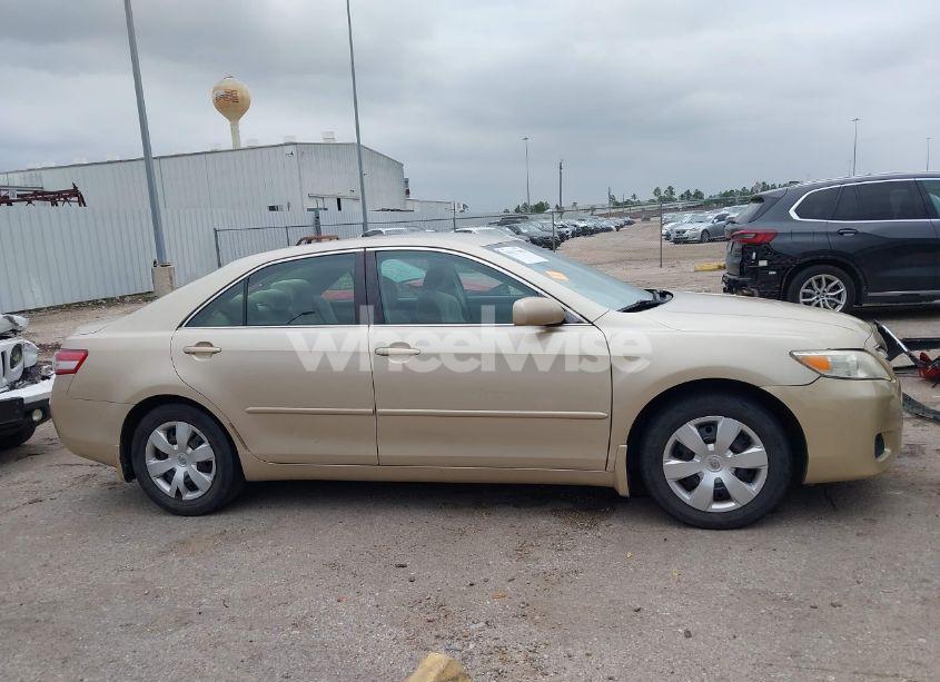 Photo 13 of 2010 Toyota Camry LE (VIN 4T4BF3EK0AR031439)