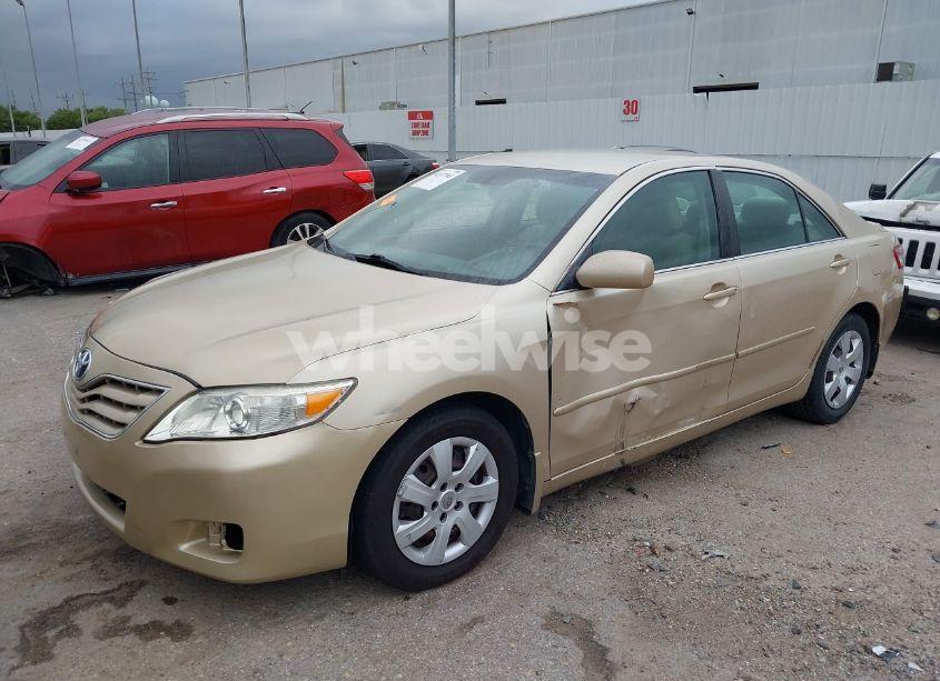Photo 2 of 2010 Toyota Camry LE (VIN 4T4BF3EK0AR031439)