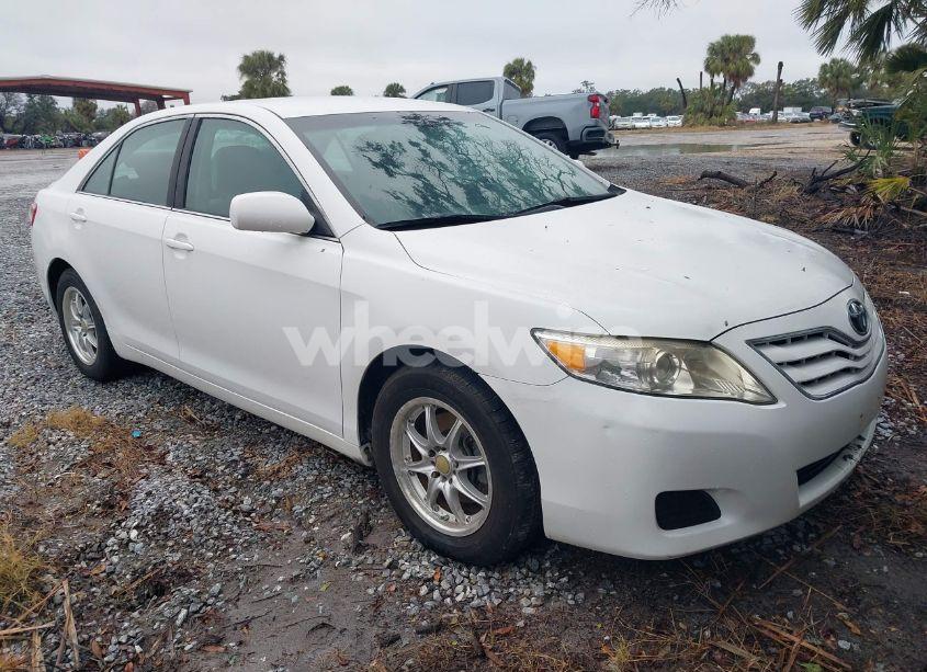 2010 Toyota Camry LE (VIN 4T4BF3EK0AR035622) main photo