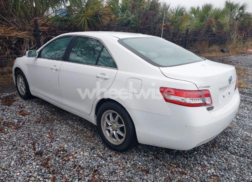 Photo 3 of 2010 Toyota Camry LE (VIN 4T4BF3EK0AR035622)