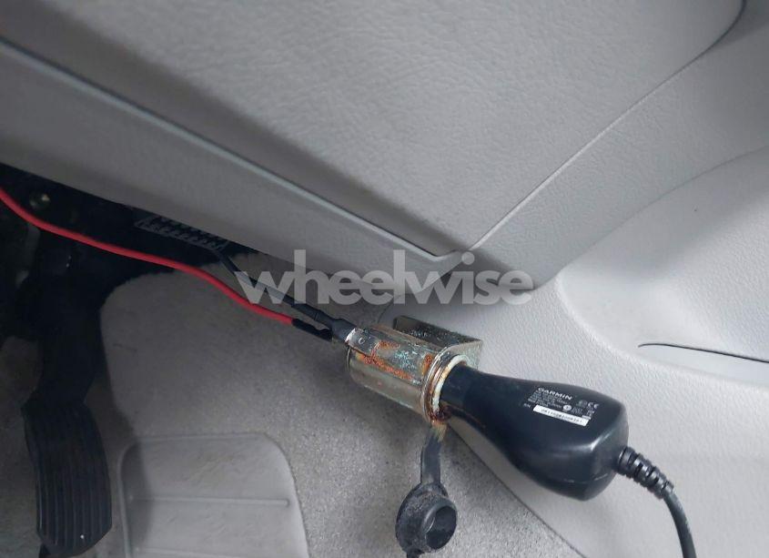 Photo 6 of 2010 Toyota Camry LE (VIN 4T4BF3EK0AR035622)