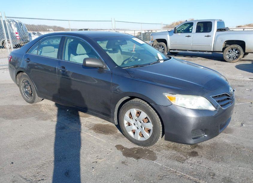 2010 Toyota Camry LE (VIN 4T4BF3EK0AR039184) main photo