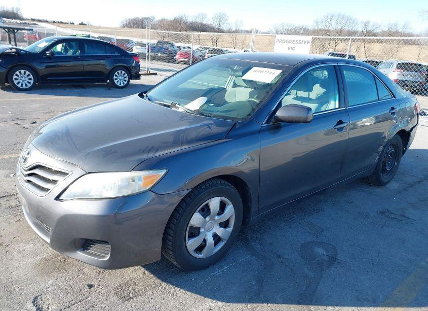 Photo 2 of 2010 Toyota Camry LE (VIN 4T4BF3EK0AR039184)