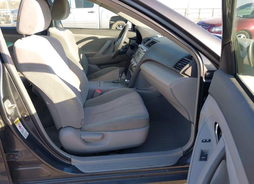 Photo 5 of 2010 Toyota Camry LE (VIN 4T4BF3EK0AR039184)