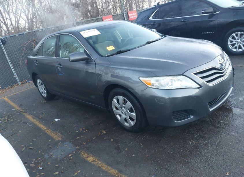 2010 Toyota Camry LE (VIN 4T4BF3EK0AR046393) main photo